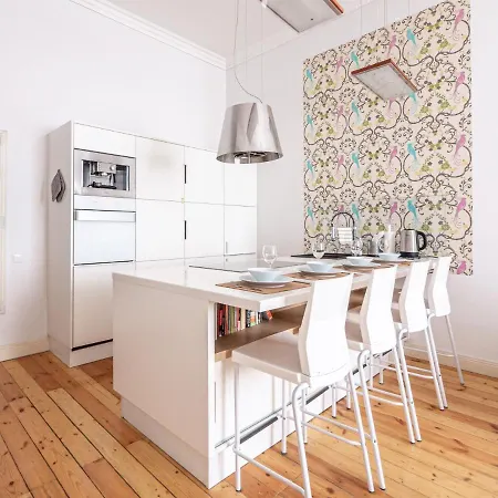 Design Meets Comfort - Prestigious City Center Appartement